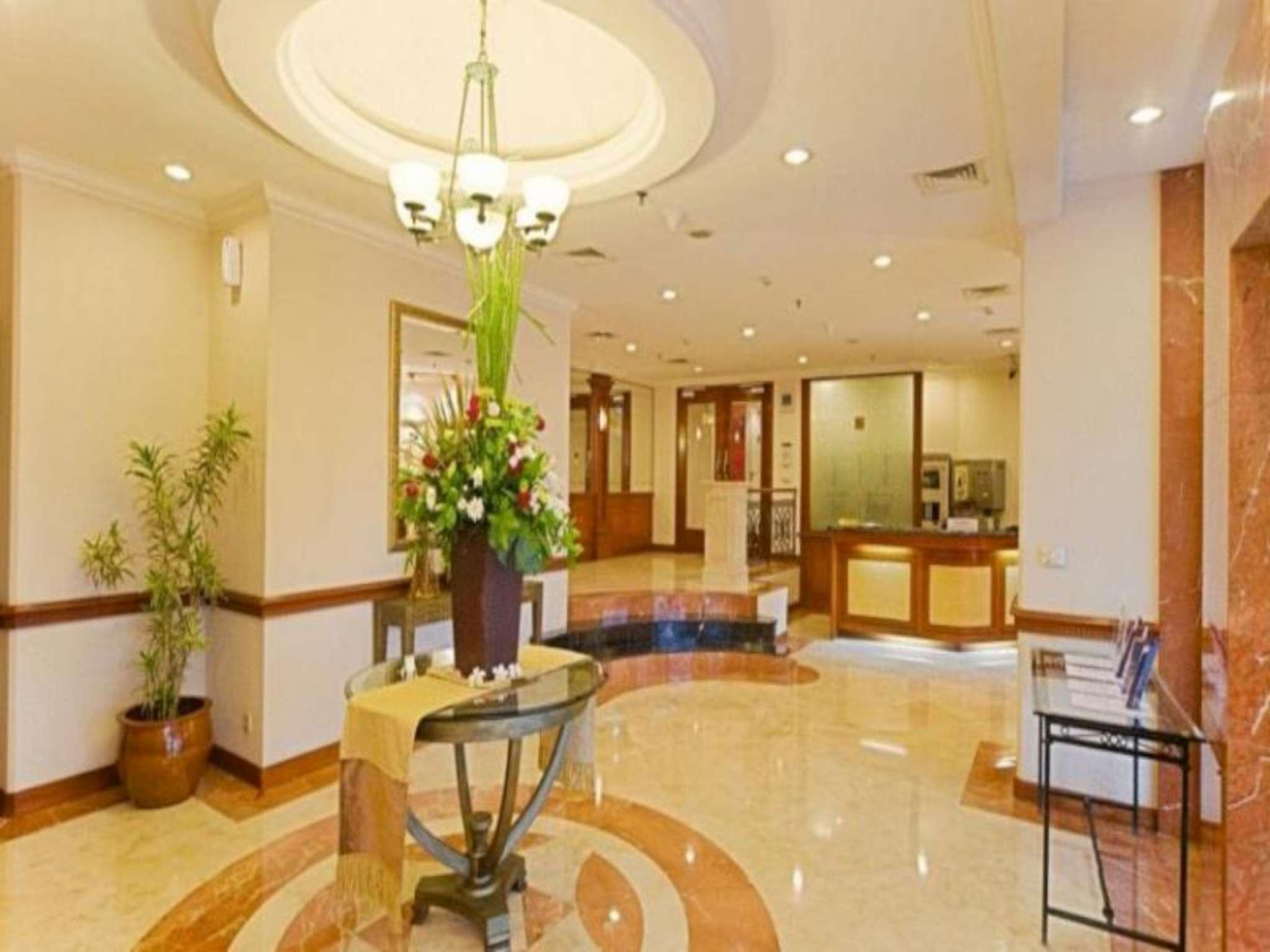 The Residences At Puri Casablanca Джакарта Экстерьер фото